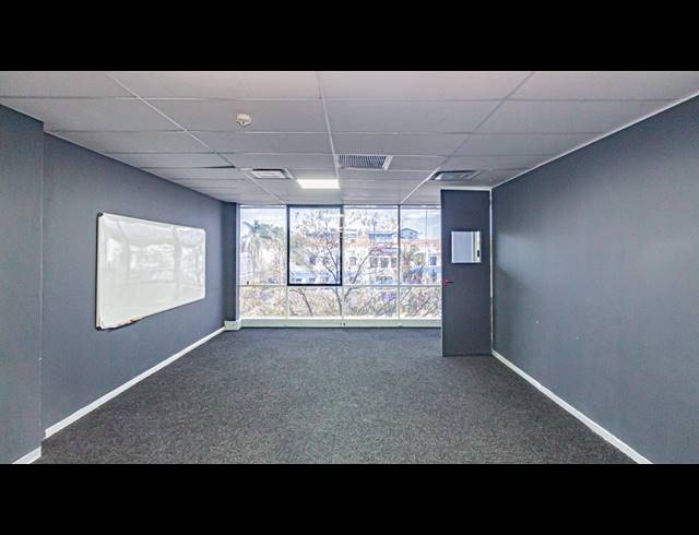 242M² OFFICE TO LET IN FERNDALE